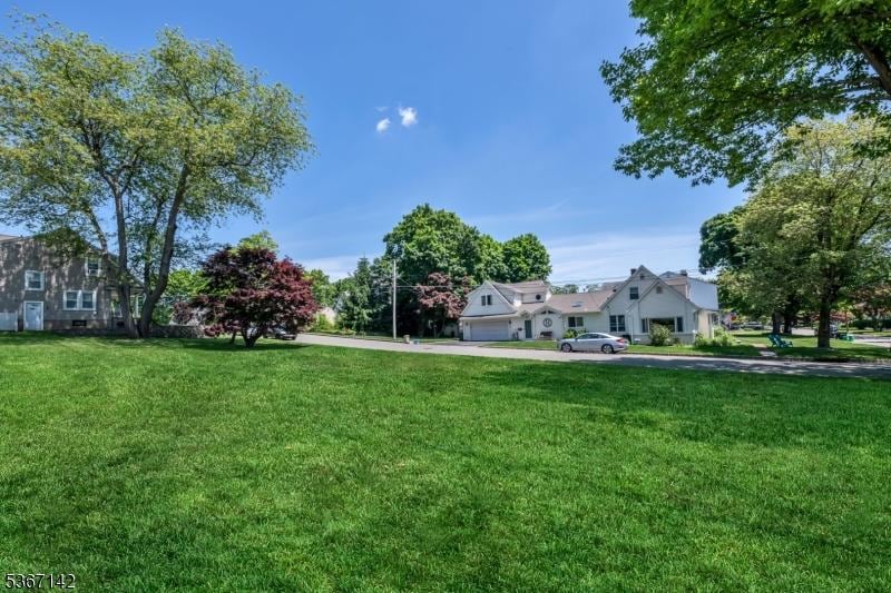 37 Hawthorne Ave, Morris Plains Boro, NJ 07950