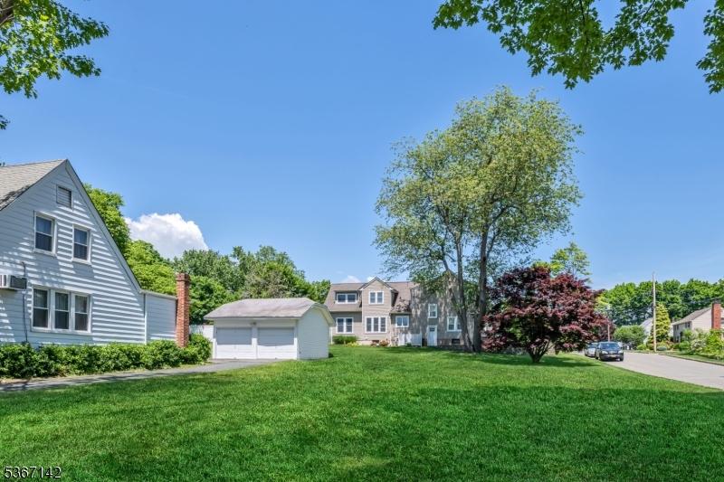 37 Hawthorne Ave, Morris Plains Boro, NJ 07950