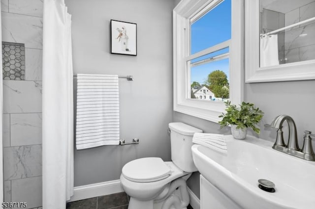 945 Wendy Ct, Union Twp, NJ 07083 - full bathroom featuring a sink and a shower with curtain