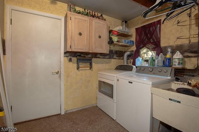1 Lackawanna Trl, Hopatcong Boro, NJ 07843 - laundry area with washing machine and clothes dryer and cabinet space