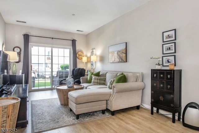 372 Cambridge Dr Unit 372, Butler Boro, NJ 07405 - living area with wood finished floors