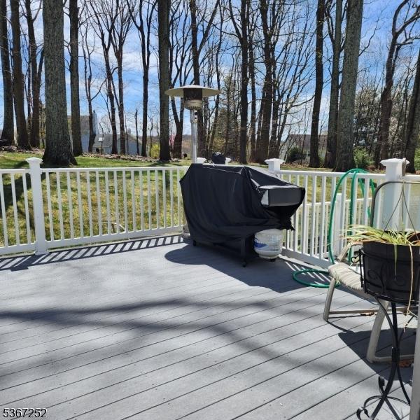 20 Highland Rd, Independence Twp, NJ 07840 - deck with area for grilling