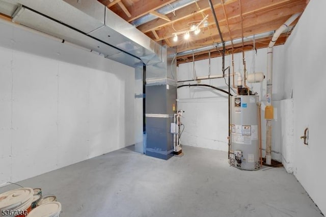 6 Bowers Dr, Allamuchy Twp, NJ 07840 - unfinished below grade area with gas water heater and heating unit