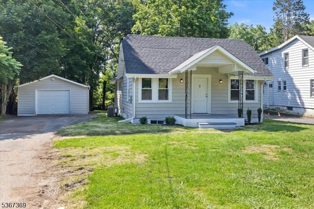 29 S Hillside Ave, Roxbury Twp, NJ 07876 - bungalow-style home featuring a garage, an outdoor structure, asphalt driveway, and a front yard