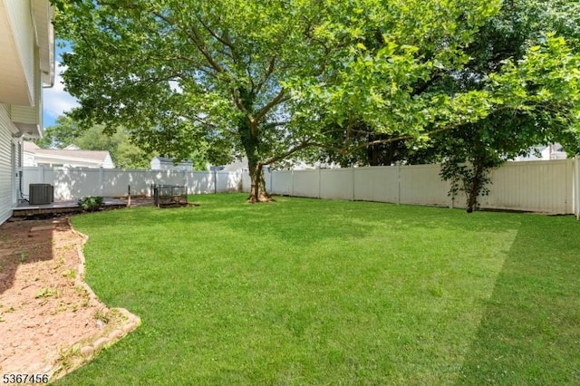 331 W Ln, Clark Twp, NJ 07066 - view of fenced backyard