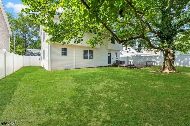 331 W Ln, Clark Twp, NJ 07066 - rear view of property featuring a fenced backyard