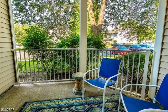 113 Lindsey Ct, Franklin Twp, NJ 08823 - view of balcony