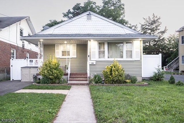 216 S 5th Ave, Manville Boro, NJ 08835 - bungalow with covered porch