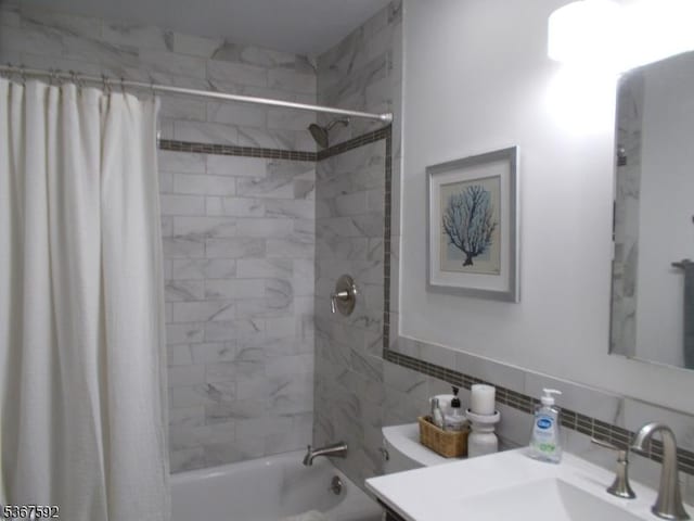 39 Stillwater Rd, Hardwick Twp, NJ 07825 - bathroom featuring tasteful backsplash, vanity, and shower / tub combo