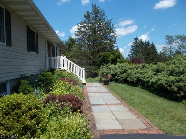 39 Stillwater Rd, Hardwick Twp, NJ 07825 - view of green lawn