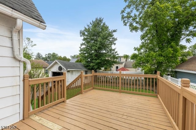 910 Caldwell Ave, Union Twp, NJ 07083 - wooden deck featuring an outbuilding