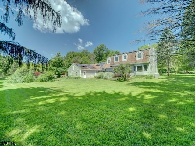 3 Cross Brook Dr, Tewksbury Twp, NJ 07830 - view of green lawn