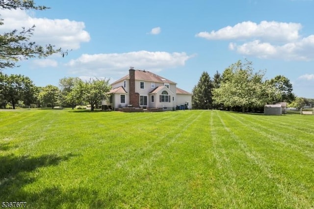 211 Woods End Dr, Bernards Twp, NJ 07920 - view of green lawn