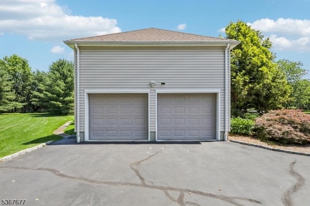 211 Woods End Dr, Bernards Twp, NJ 07920 - view of detached garage