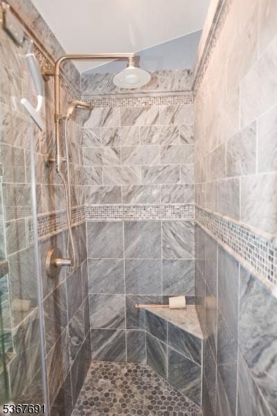 425 Diablo Ct, Mahwah Twp, NJ 07430 - bathroom with a tile shower