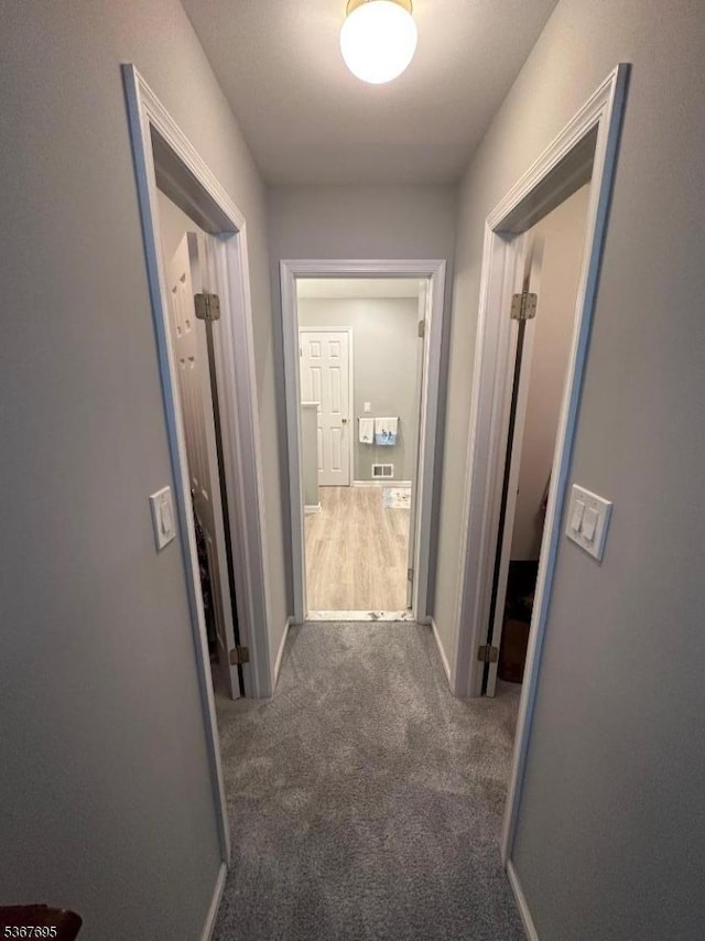 1002 Timberbrooke Dr, Bedminster Twp, NJ 07921 - corridor featuring carpet and baseboards