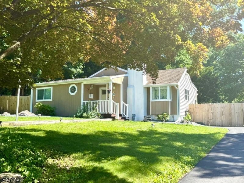11 Oak Tree Ln, Sparta Twp, NJ 07871 - view of front of home with covered porch