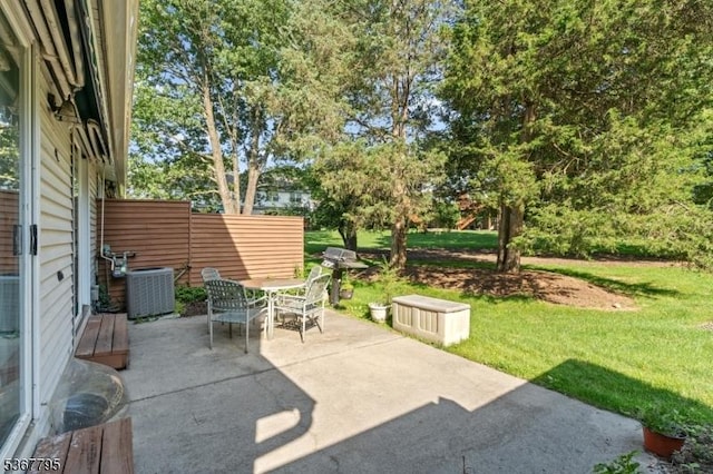 42 Carriage Ln, Sparta Twp, NJ 07871 - view of patio / terrace featuring outdoor dining space