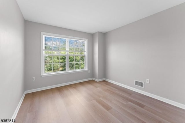 16 Edith Dr, Franklin Twp, NJ 08873 - spare room featuring light wood-style floors and baseboards