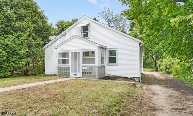 19 Pleasant View Ave, Washington Twp, NJ 07882 - bungalow featuring a front lawn