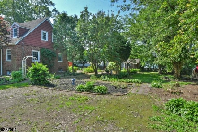 36 Grove St, Waldwick Boro, NJ 07463 - view of grassy yard