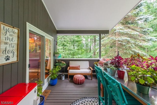 7 Deer Ct, Chester Twp, NJ 07930 - balcony with a baseboard radiator