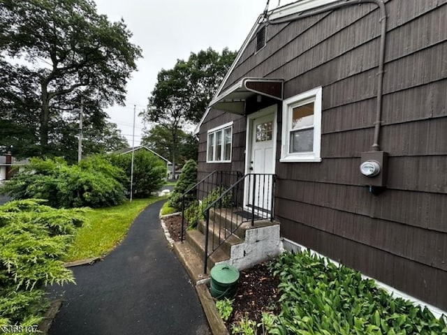 8 Blanche Dr, Jefferson Twp, NJ 07849 - view of property exterior
