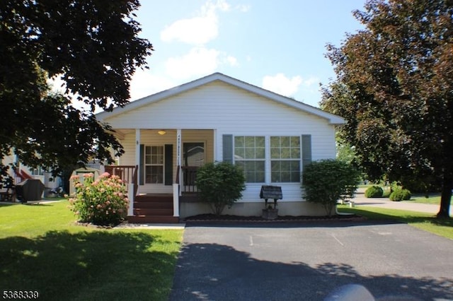 4 Rainbow Ter, White Twp, NJ 07823 - view of front of home with a porch and a front lawn