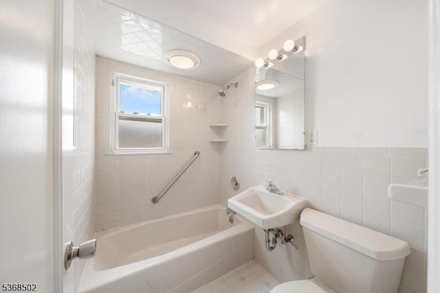707 Erudo St, Linden City, NJ 07036 - bathroom featuring bathtub / shower combination and tile walls