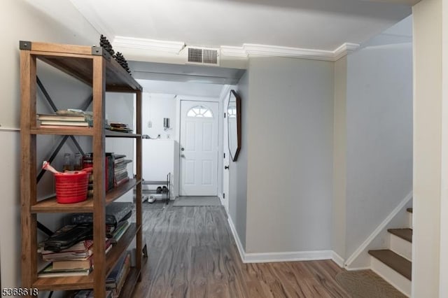 724 Bloomfield Ave, Clifton City, NJ 07012 - hallway featuring wood finished floors and baseboards