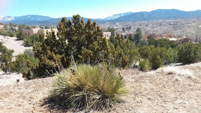 Listing photo 2 for 143 Mesa Vis, Santa Fe NM 87501