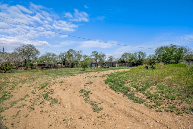 view of yard featuring a rural view