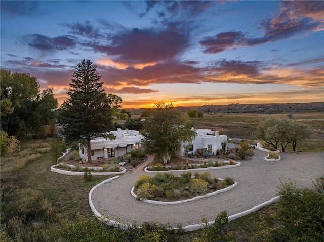 view of aerial view at dusk