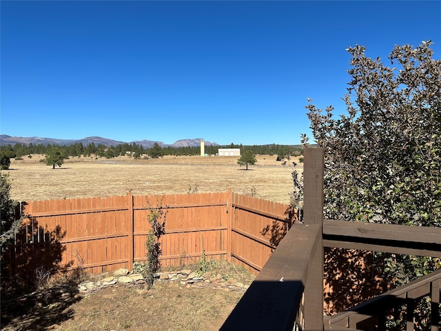 view of yard with a mountain view