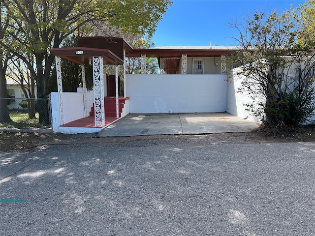 view of front of property