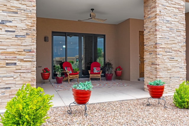 view of patio with a ceiling fan