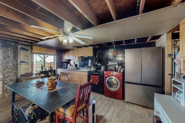 dining space with washer / clothes dryer, ceiling fan, sink, and light wood-type flooring