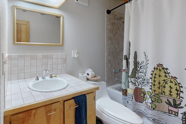 full bathroom with backsplash, shower / bath combo with shower curtain, vanity, and toilet