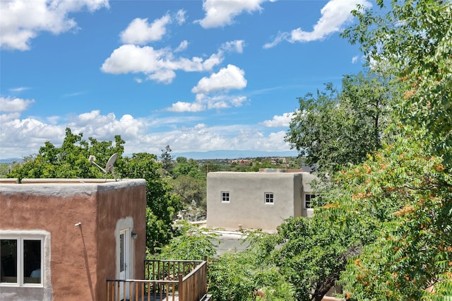 view of side of property featuring a mountain view