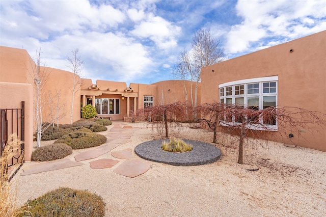 view of yard featuring a patio