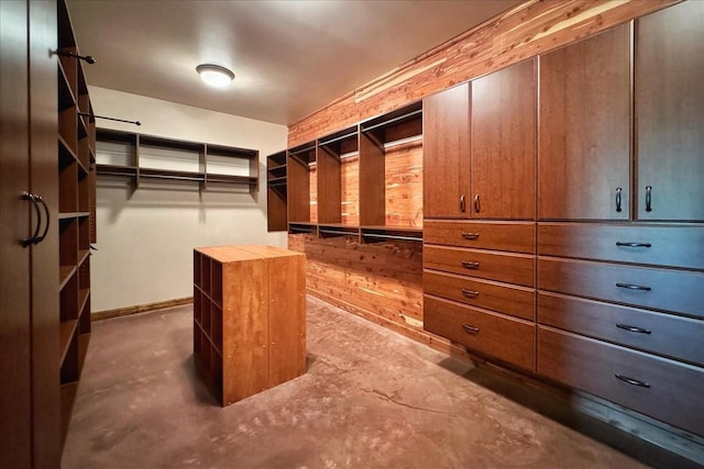 125 Tierra Del Dios, Rowe, NM 87562 - view of spacious closet