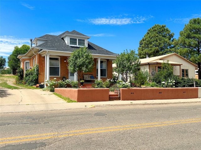 view of front of house