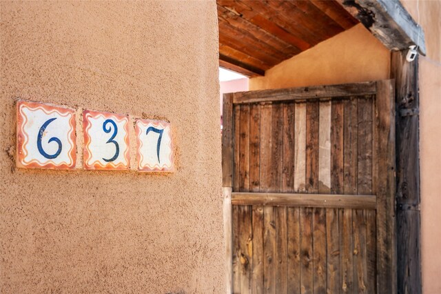 637 Alto St Unit A, Santa Fe, NM 87501 - details featuring stucco siding