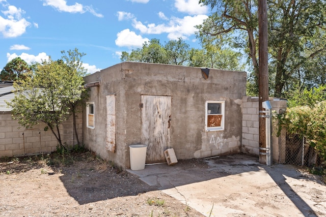 view of outbuilding