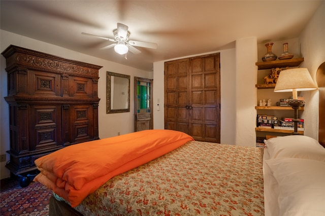 bedroom with ceiling fan