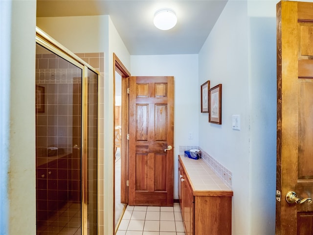 2176 La Tierra, Los Alamos, NM 87544 - interior space featuring a stall shower and tile patterned flooring
