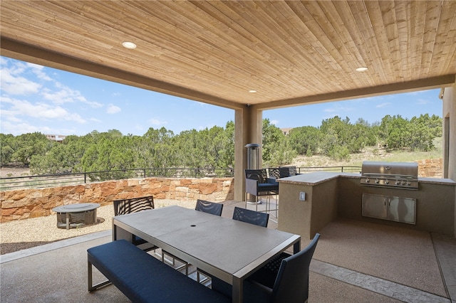 view of patio / terrace featuring an outdoor kitchen and grilling area