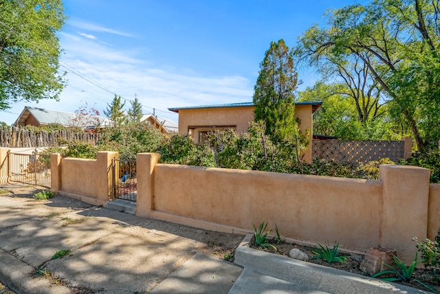 view of front of property