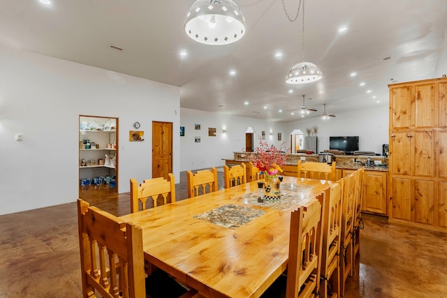 dining space with ceiling fan