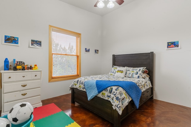 bedroom with ceiling fan